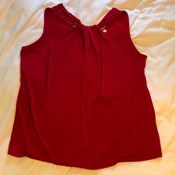 Red shirt - Picture 4 of 4